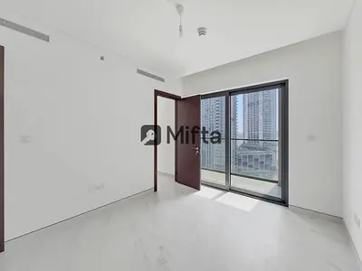 2.5% Commission | Vacant | High Floor