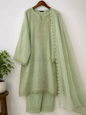 J. Embroidered 3pc ready to wear dress