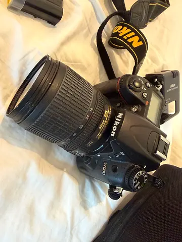 Nikon D7000 DSLR with 18-105mm VR Kit Lens - Good Condition