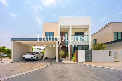 Corner Villa| Single Row| Vacant on Transfer