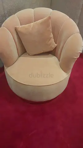 URGENT SALE! Shell-style velvet accent chair with cushion - beige