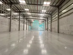 HUGE WAREHOUSE WITH PARKING SPACE | EXCELENT ACCESSIBILITY