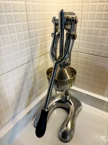 Manual Lever Citrus Juicer / Press - Heavy Duty Metal