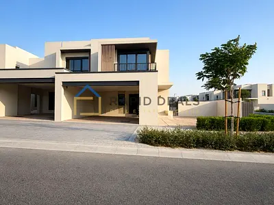 Exclusive 4BR+M End Townhouses - Near the Park