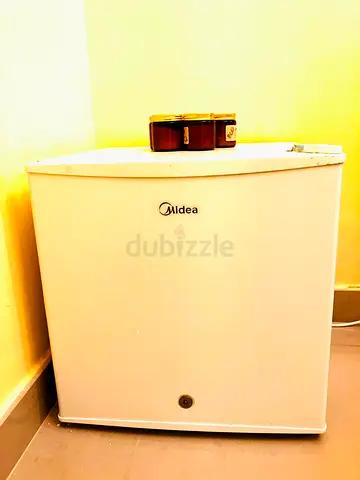 Midea Compact Mini Fridge - Good Working Condition