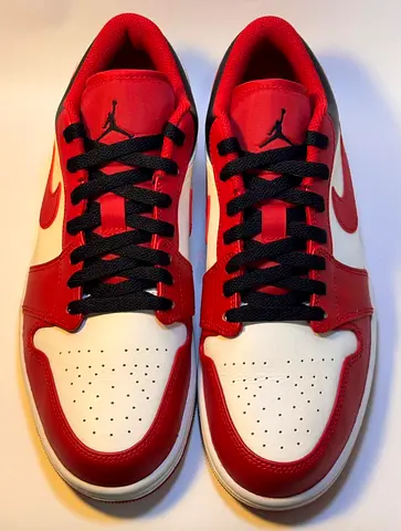 ORIGINAL AIR JORDAN 1 LOW BULLS