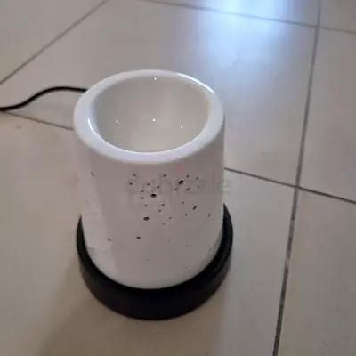 Electric ceramic wax/oil warmer - white