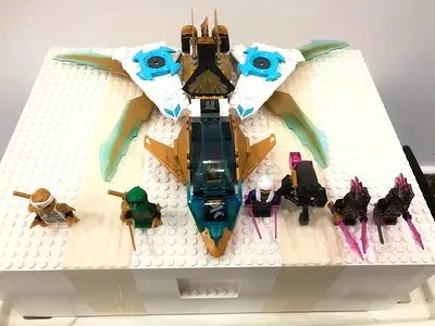 LEGO NINJAGO Zanes Golden Dragon Jet
– Great Condition, Ready to Display  Play! (Negotiable)