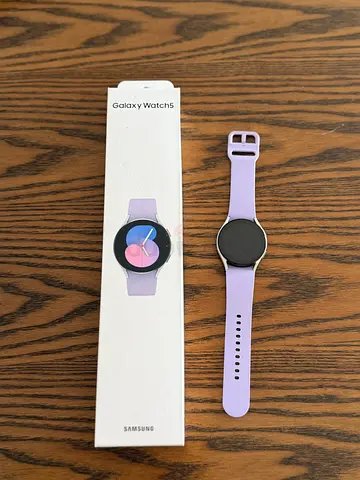 Samsung Galaxy Watch5 | Excellent Condition | Box + 5 Straps + Charger