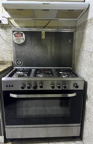Stainless Steel 5-Burner Free-Standing Gas Range with Oven - Good Condition