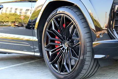 2026 Lamborghini URUS — миниатюра 13