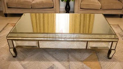 Coffee Table Set: Large Luxury-style mirrored coffee table with storage drawers with 2 side tables.