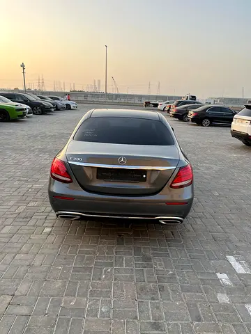 صورة مصغرة 2 لـ 2017 Mercedes-BENZ E-CLASS