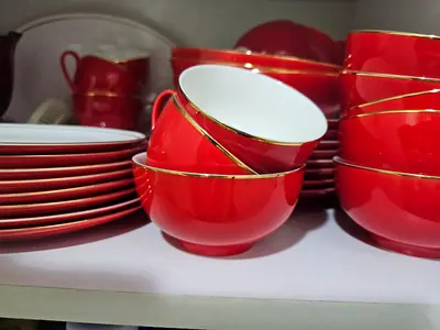 Dinner set for urgent moving sale