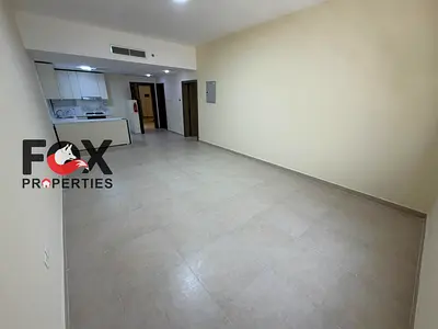 للايجار السنوى في منطقة الكورنيش عجمان غرفه وصاله اول ساكن \مساحات واسعه\باركينج مجاني\خزائن حائط\تبريد مركزى\ غرفه مستر \غاز مركزى
