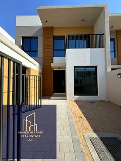 4 bhk town