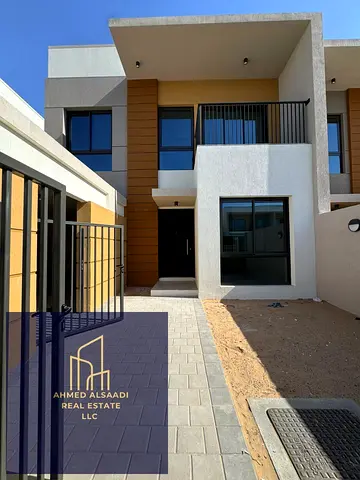 4 bhk town