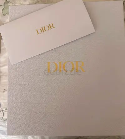 Authentic Dior sneakers. Original presentation (box and dust bag)