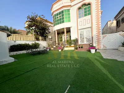 اغتنم الفرصة وامتلك فيلا فاخرة من 5 غرف نوم تصميمات مودرن بتشطيبات راقية في منطقة الروضه 2  التي تعد إحدى أجمل وأهدأ مناطق عجمان