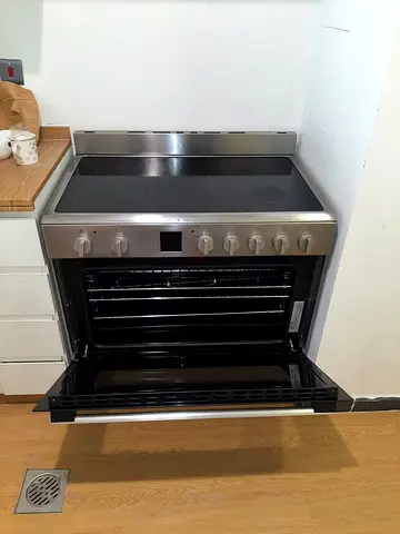Bosch electric ceramic cooker 90cm