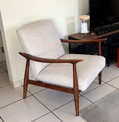 Pair of Wooden fabric armchairs (Luna fabric Chairs from Homecenter)