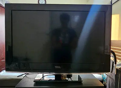 TCL 32 INCH TV