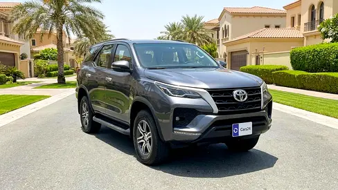 AED 1,520/m | 0 DP | Free 3 Months Warranty | Service History | 30 Day Return | TOYOTA FORTUNER 2024