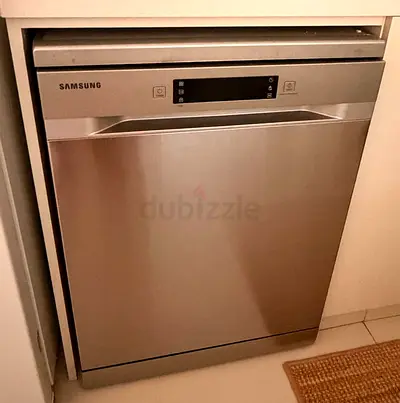 Samsung freestanding stainless steel dishwasher - excellent condition