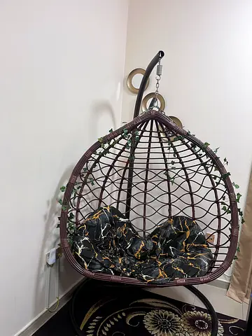 Wicker Hanging Egg Chair with Stand — Perfect Condition