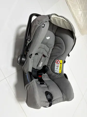 Joie infant car seat / baby carrier - good condition