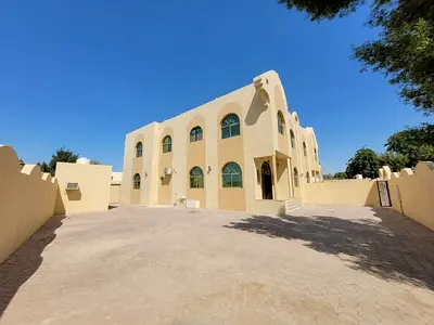 فيلا للإيجار السنوي في المنصورة – الشارقة | 6 غرف | حوش كبير | مناسبة للعائلات أو الاستثمار | مساحة 5,000 قدم²
