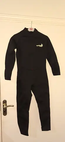 Surftide M size wetsuit  new