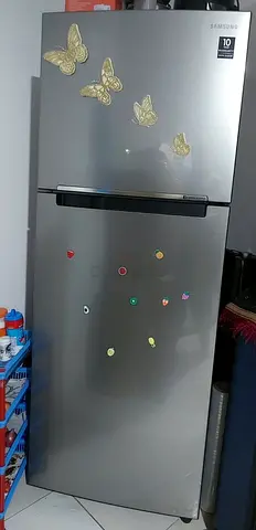 Samsung Silver Top-Freezer Refrigerator - Good Condition,