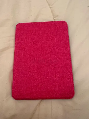 Kindle paperwhite 16gb 7inch Rasberry color with cover