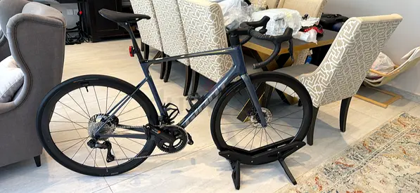 Giant Defy Advanced pro 0 2025 | Size 54 | Ultegra Di2 | Carbon Wheels | Power Meter | AED 16,000