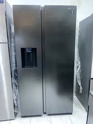 Samsung Side-by-Side Refrigerator with Water Dispenser – Model: RS64R5331B4