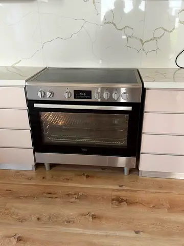 Beko Electric Ceramic Cooker 90x60cm Excellent Condition