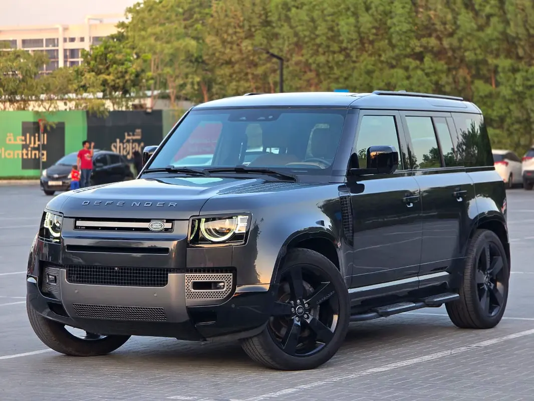 Land Rover Defender 2025