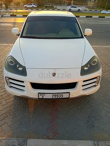 Porsche Cayenne 2010 Standard - GCC Spec