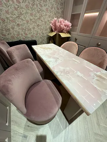 Brand New Luxury Custom-Made Onyx Marble Table  4 Designer Velvet Chairs