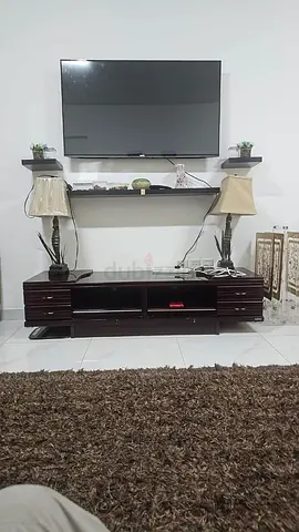 Dark Wood TV Entertainment Unit with Glass Top -very Good ConditionIm selling it because I need big