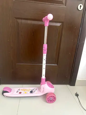 Pink Kids 3-Wheel Scooter with Adjustable Handlebar