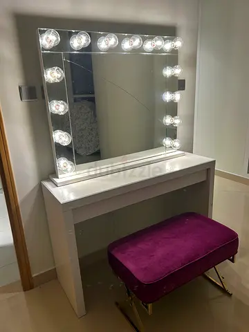 White Hollywood Vanity Table with Lighted Mirror and Purple Stool.