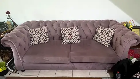 7-seater tufted velvet sofa set - mauve, Great condition! + (Table set in good condition)