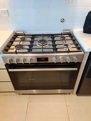 Bosch last model cooker full gas with fan digital 90/60 cm