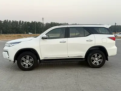 2016 Toyota FORTUNER 照片 5