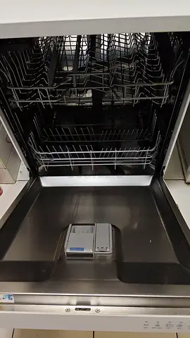 Built-in Dishwasher (Good Working Condition) - Stainless Interior