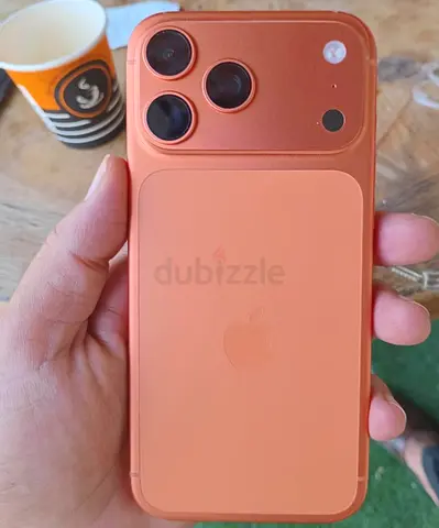 iPhone 17 pro max 100% battery and condition