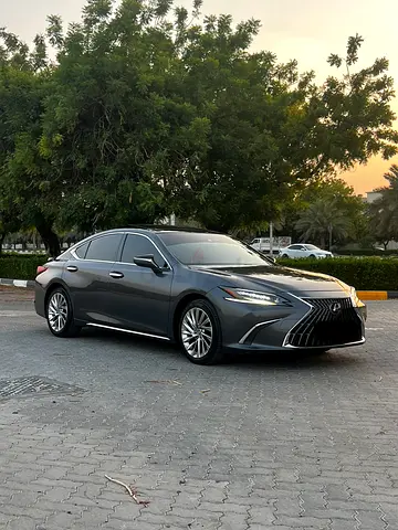 Lexus ES 350 Ultra Luxury 2022 GCC Specs - Pristine Condition