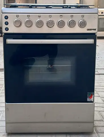 Geepas freestanding gas cooker with oven good working with 4burners